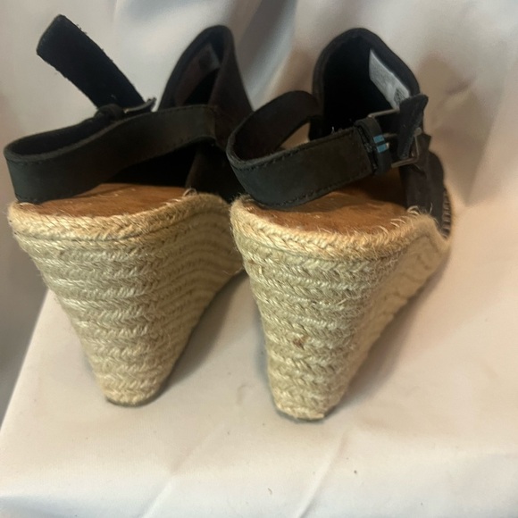 Toms Black and Tan Espadrille Wedges Size 7.5 - Picture 5 of 9